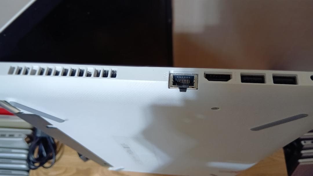 hp 15-bs008TU 6世代i3 マーブル調パームレスト ⑦