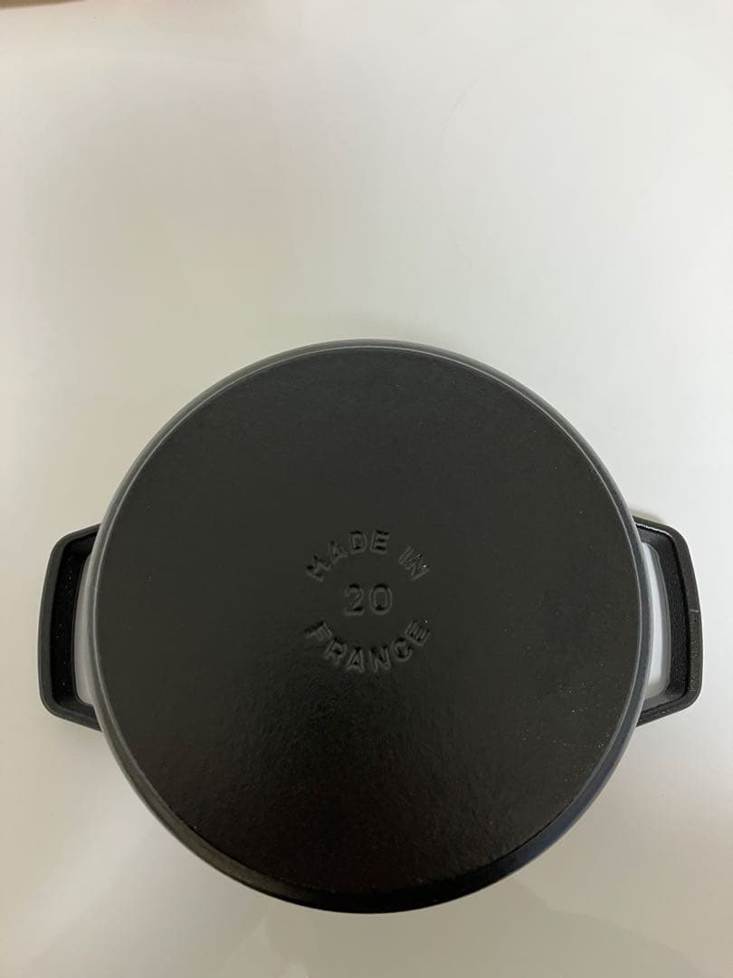 ストウブ ピコ・ココット ラウンド 20cm シリアルナンバー生涯保証書付き
