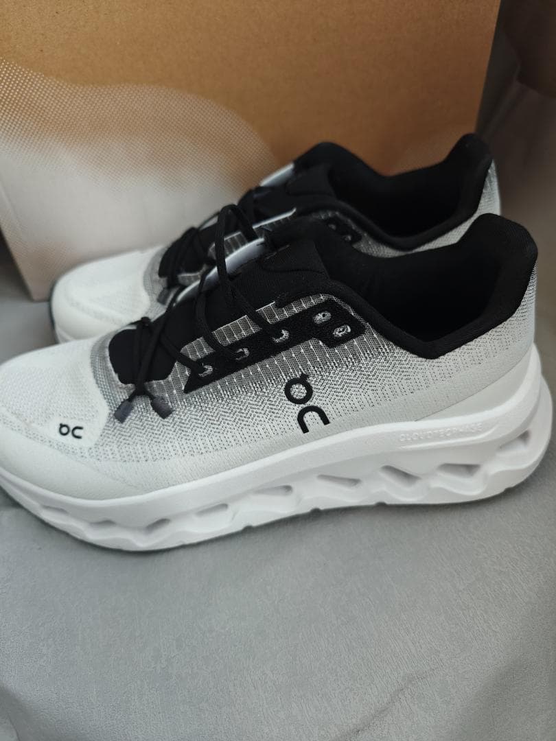 限定値下げ On Cloudtilt スニーカー 26cm