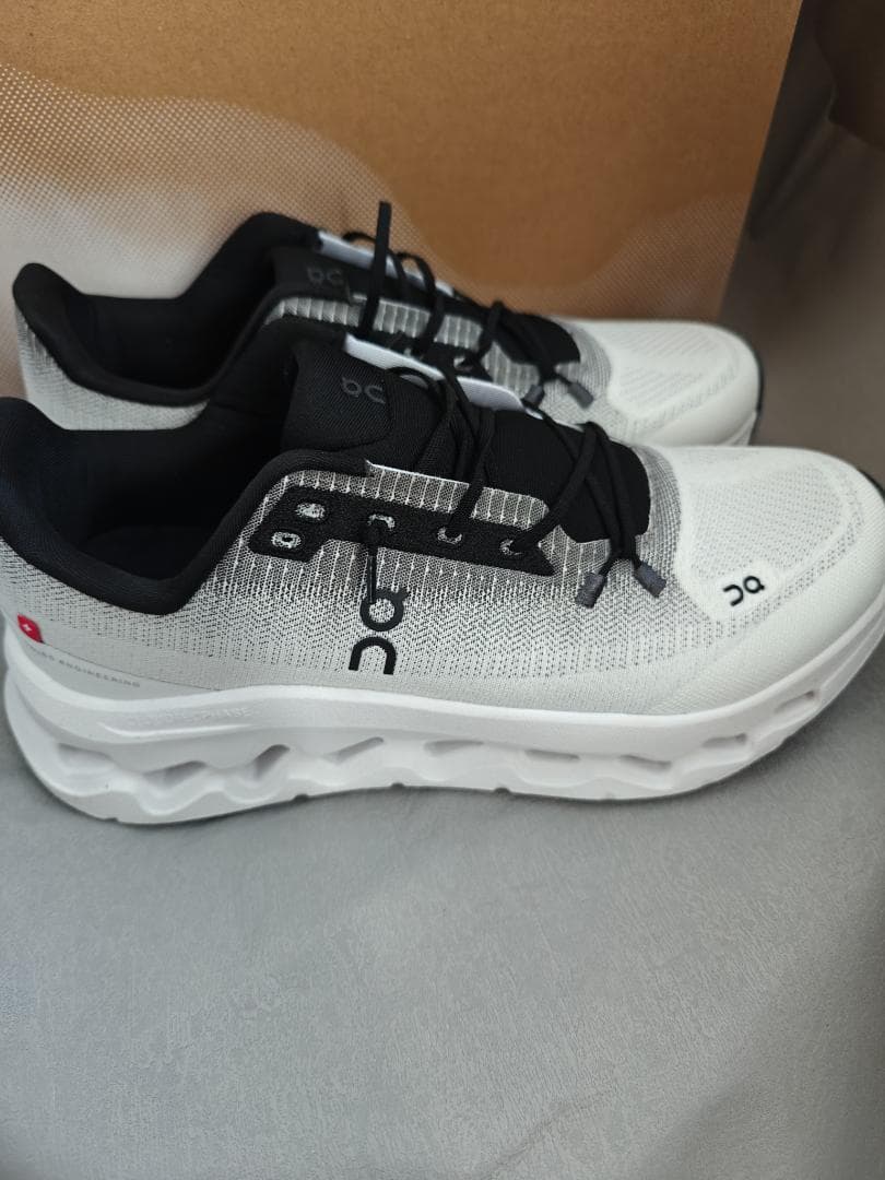 限定値下げ On Cloudtilt スニーカー 26cm