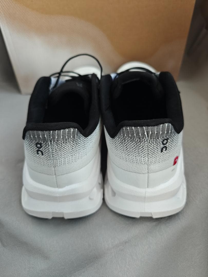 限定値下げ On Cloudtilt スニーカー 26cm