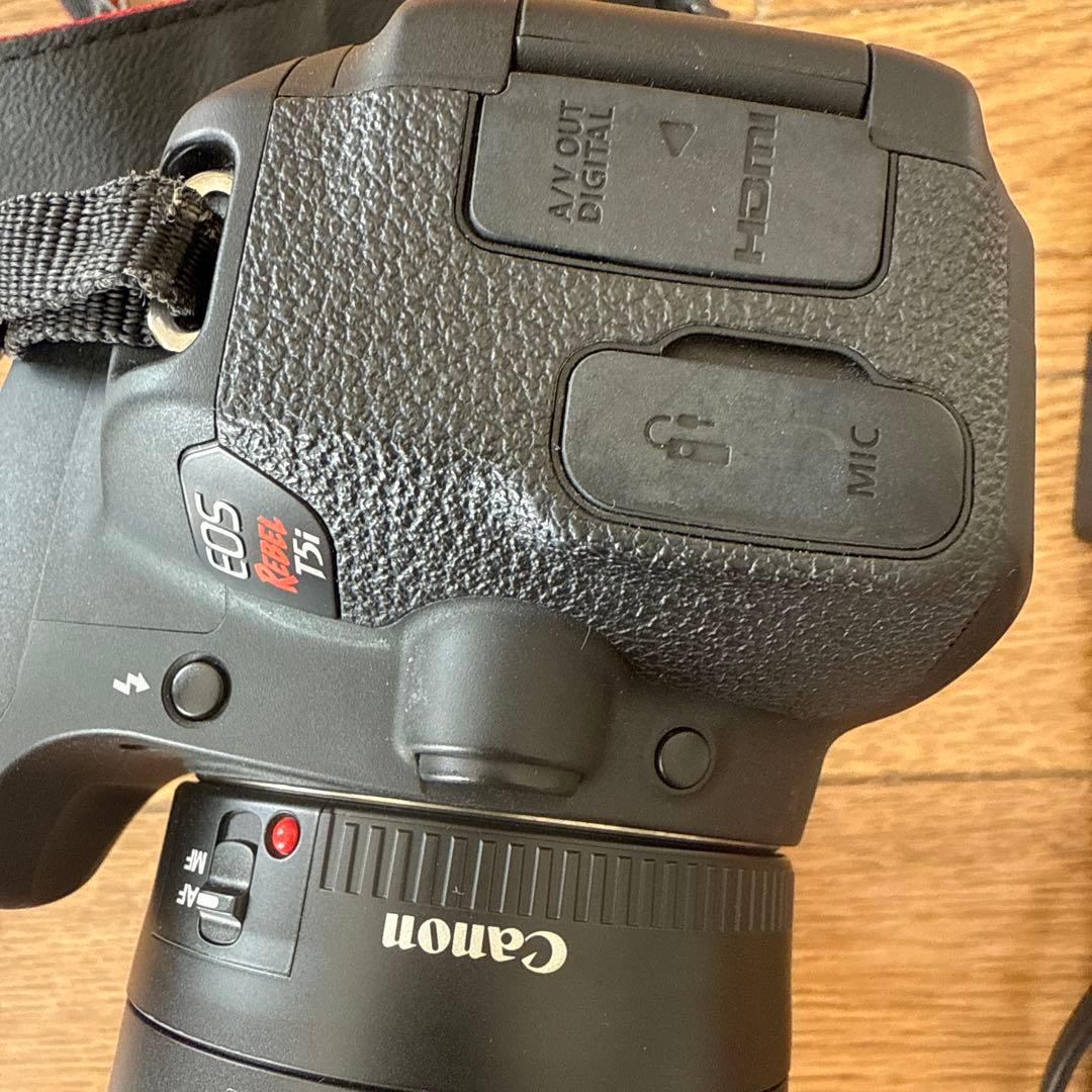 Canon EOS Rebel T5i デジタル一眼レフ