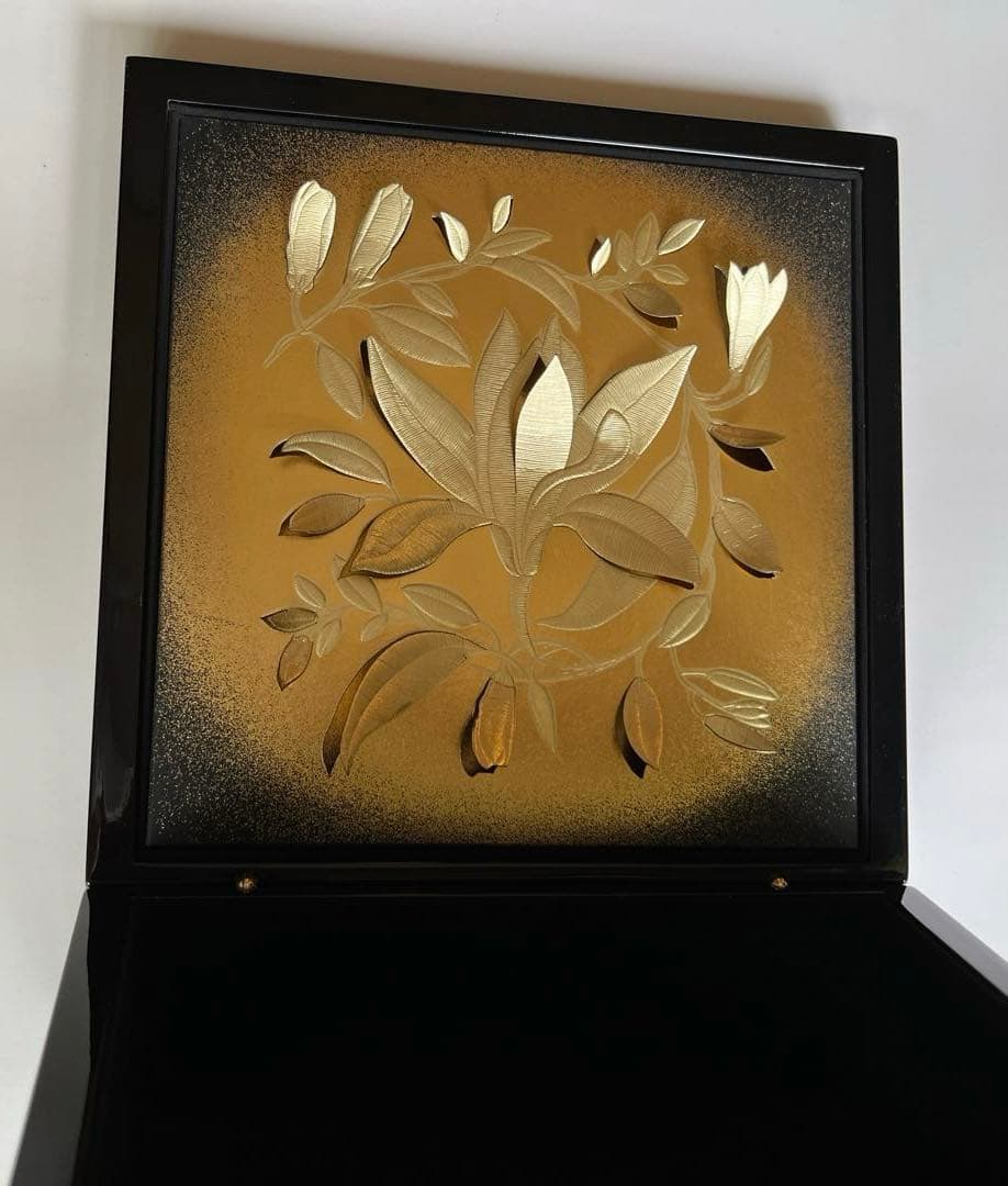 CHANEL コフレキットの木製小箱 ヴァニラペーパーアート付き