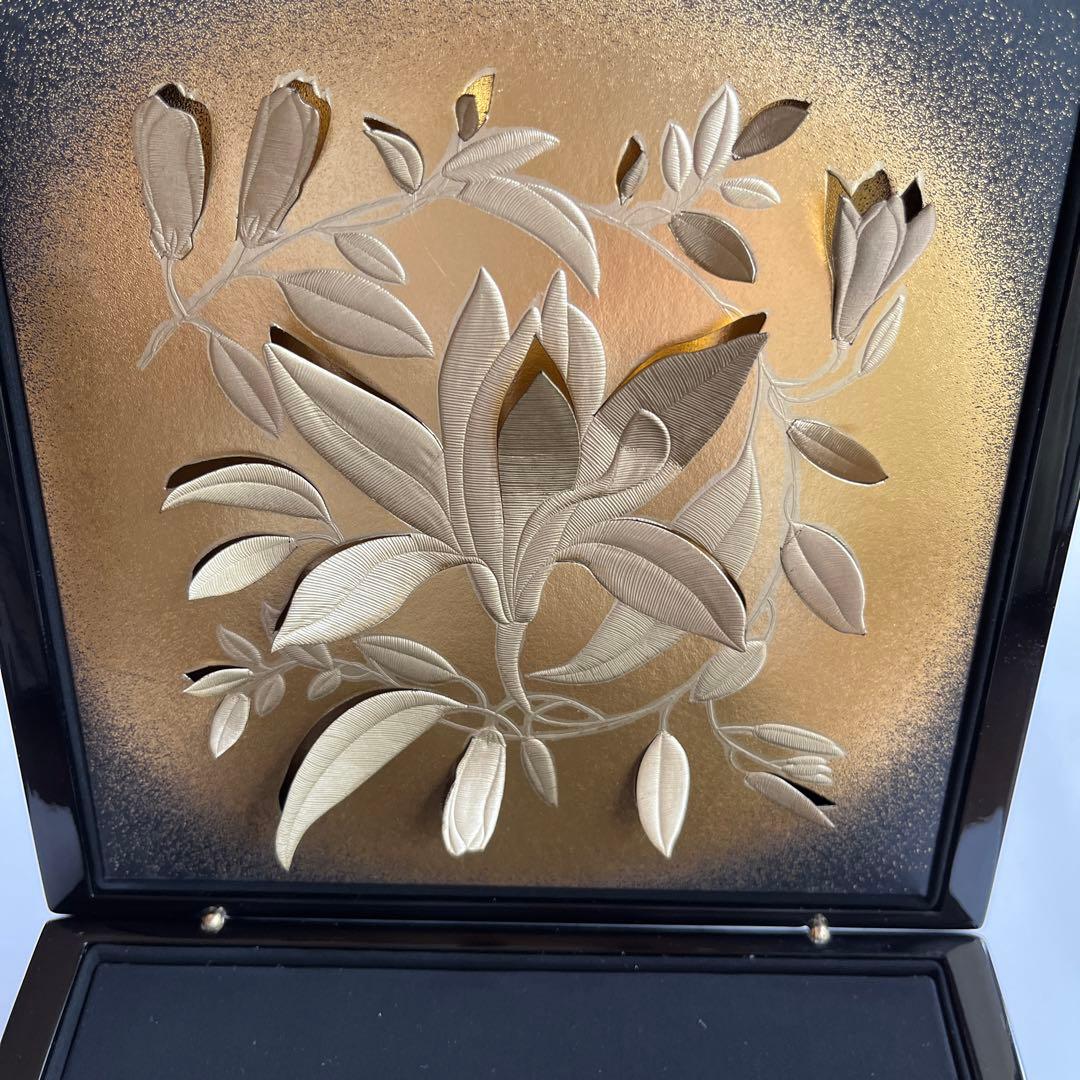 CHANEL コフレキットの木製小箱 ヴァニラペーパーアート付き