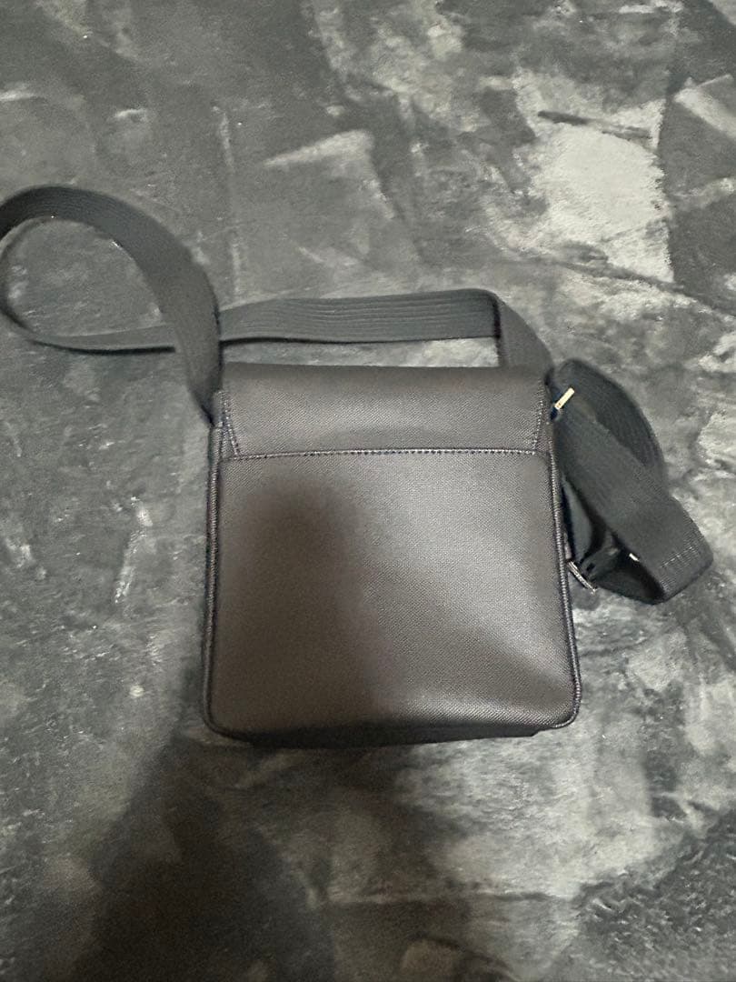 メンズクラシック スリムフラップサッチェルバッグ ラコステカバン