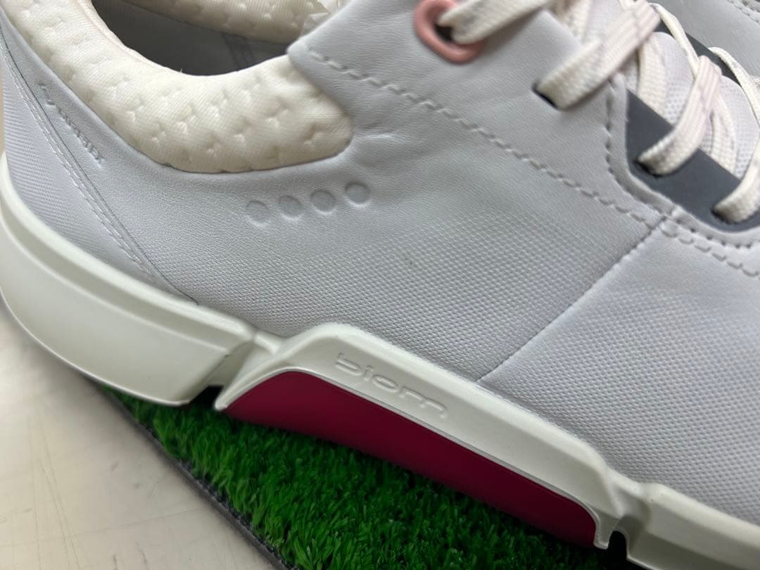 ゴルフシューズECCOBIOMH4レディース ホワイト/シルバー/ピンク25㎝