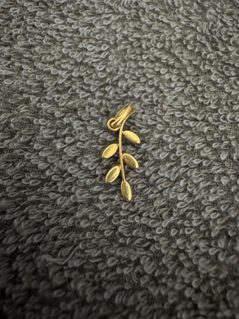 k18 リーフ型 ペンダントトップ