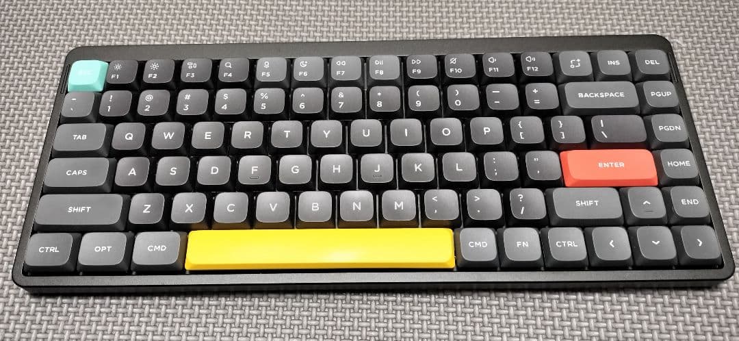 (技適あり)Nuphy Air75 V2 cowberry軸 ケース付