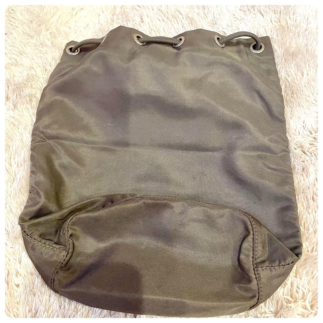 美品✨　プラダ　ドローストリング　ポーチ　カーキ　PRADA