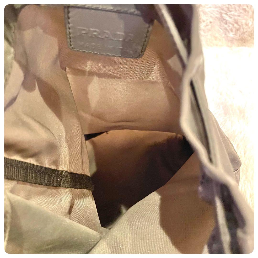 美品✨　プラダ　ドローストリング　ポーチ　カーキ　PRADA