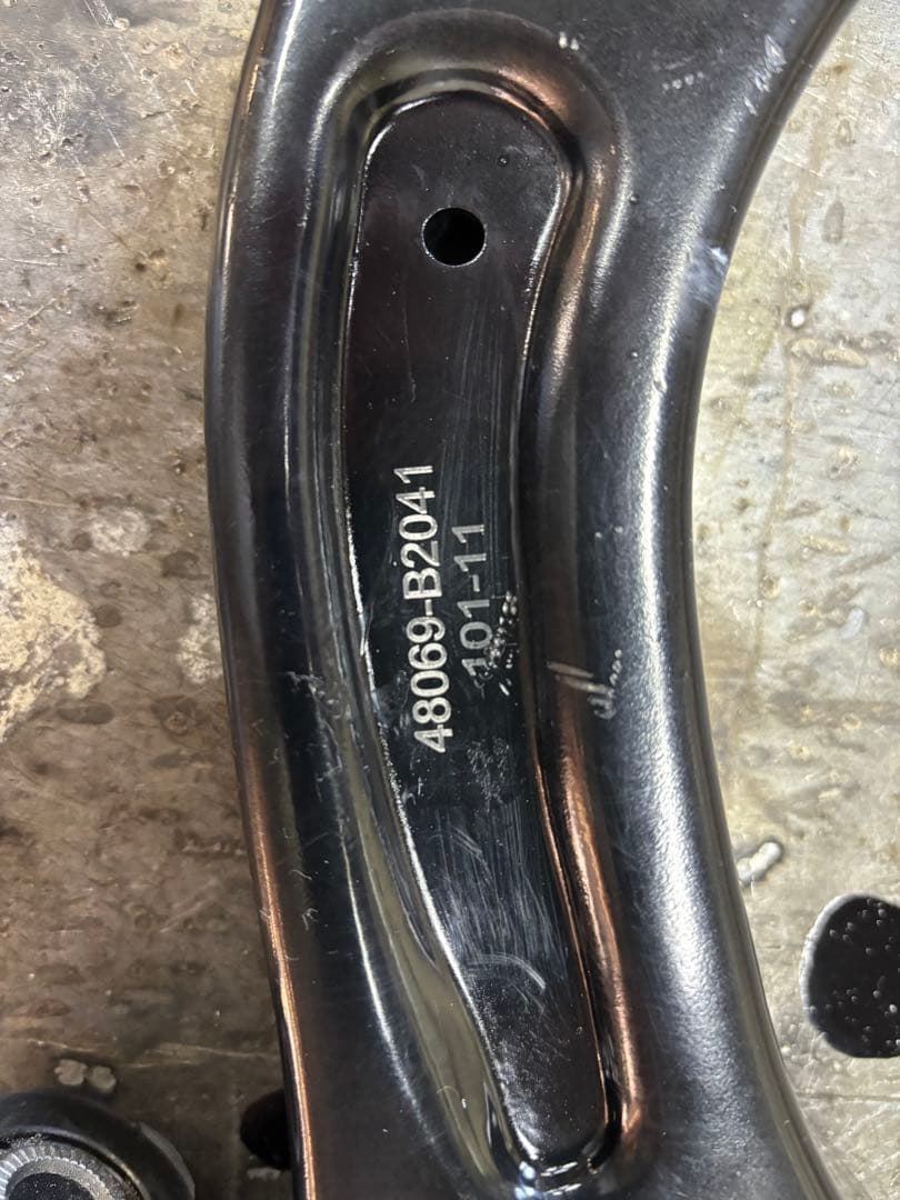 加工ロアアーム　ダイハツ　ムーブ　タント　コンテ　ココア　上げ加工