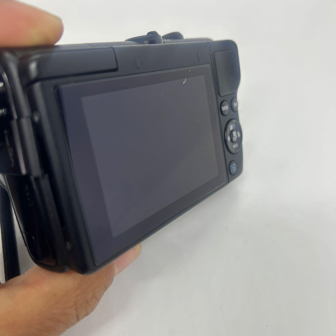 EOS M100 充電器無し