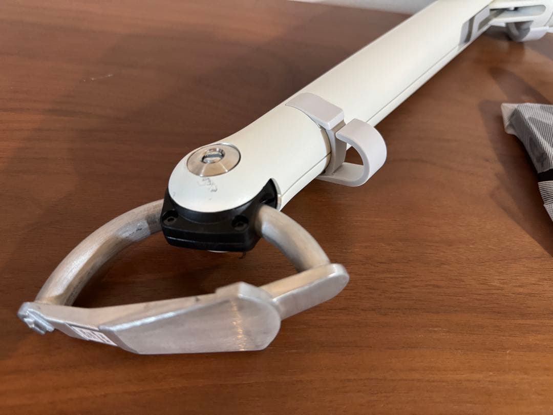 ハーマンミラー CBS モニターアーム FLO ホワイト