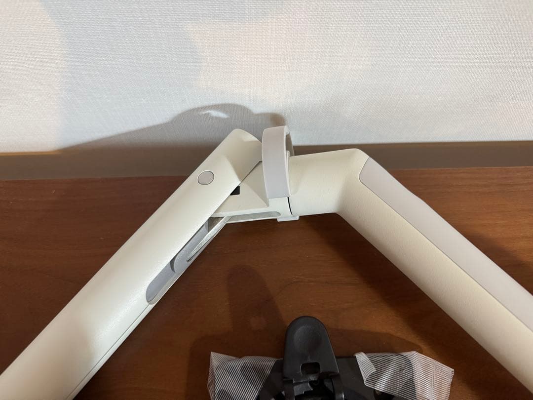 ハーマンミラー CBS モニターアーム FLO ホワイト