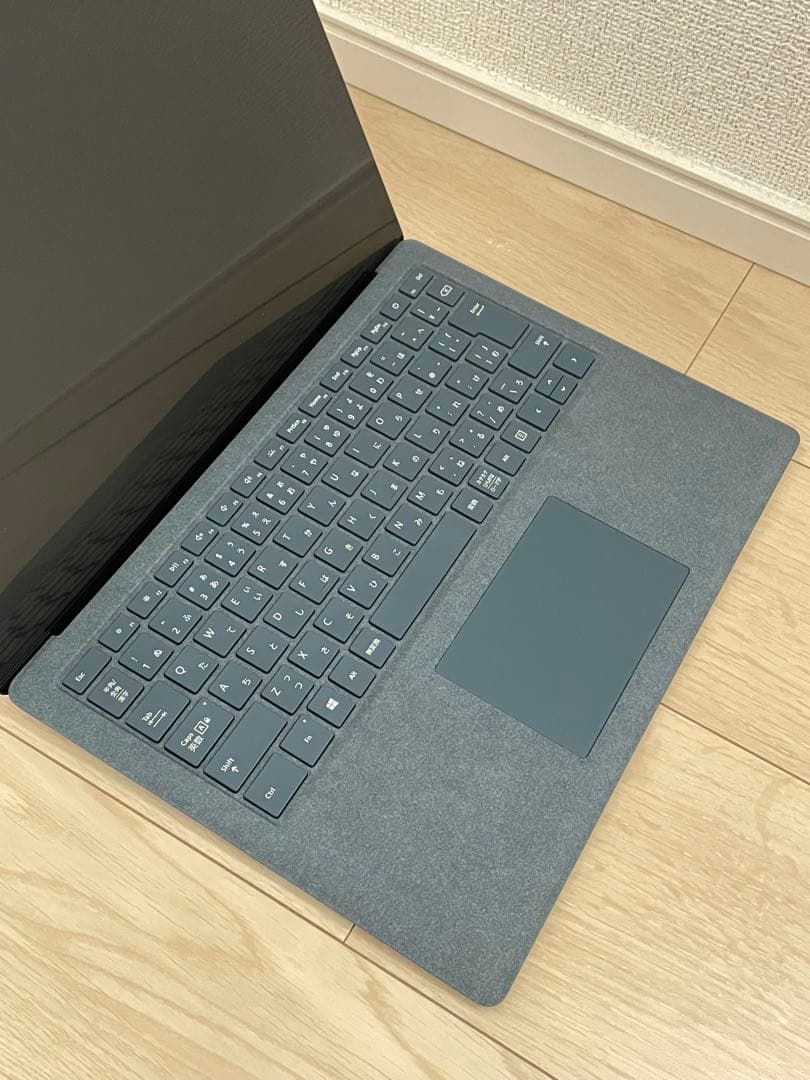 Surface Laptop 2 ジャンク品（起動時フリーズ）