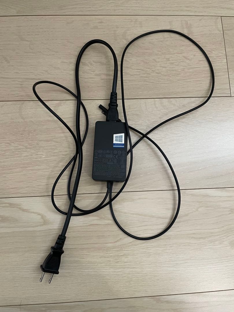 Surface Laptop 2 ジャンク品（起動時フリーズ）