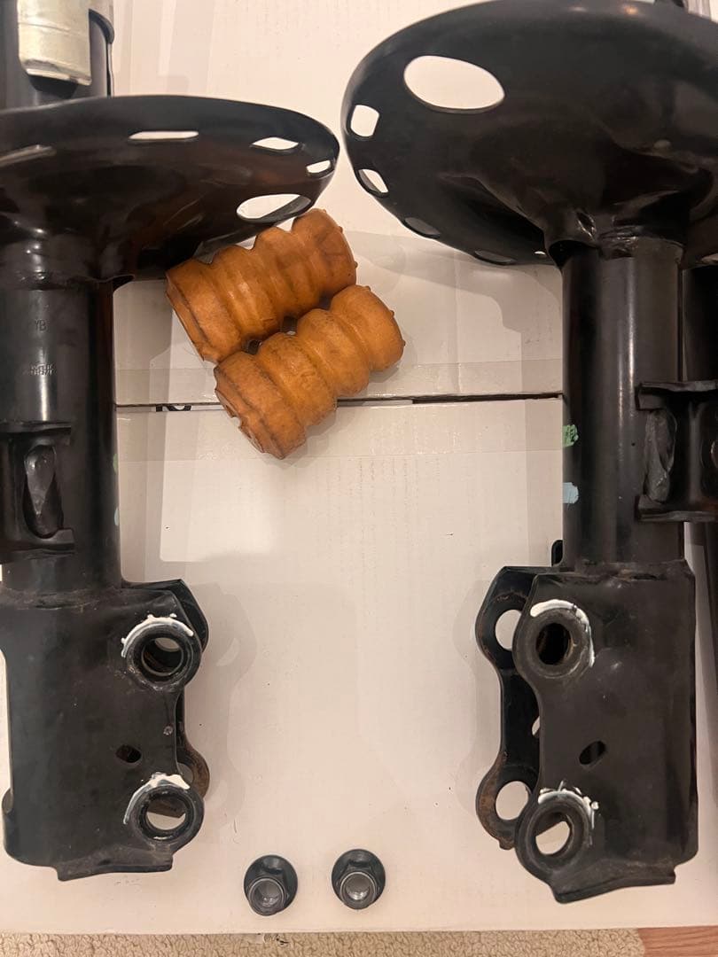 エスティマ　ハイブリッド　AHR20W 純正ショック&サスペンション