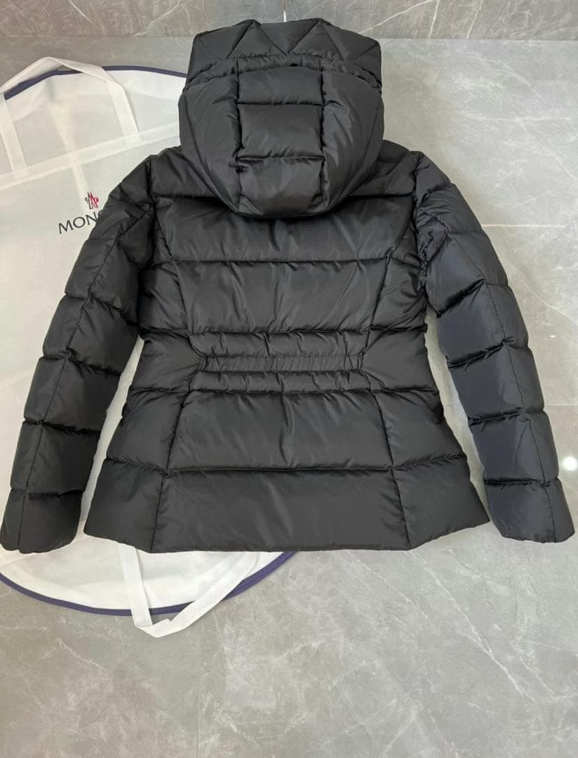 ✨人気✨ MON☆CLER ブラックダウンジャケット フード付き