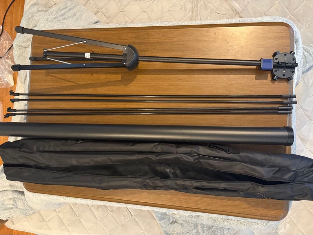 100型 16:9 三脚式プロジェクタースクリーン