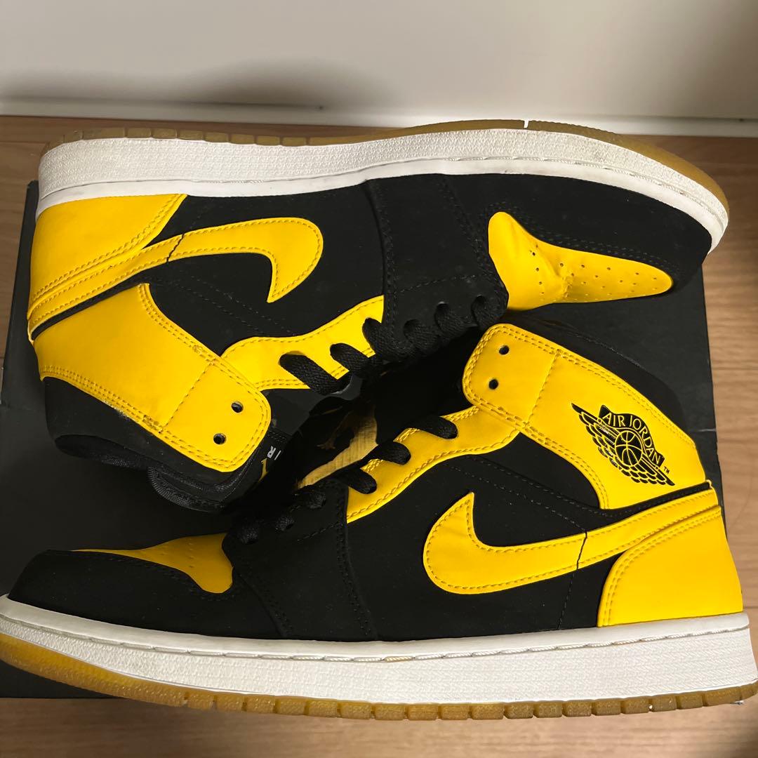 靴 Nike Air Jordan 1 Retro Mid \"New Love\"