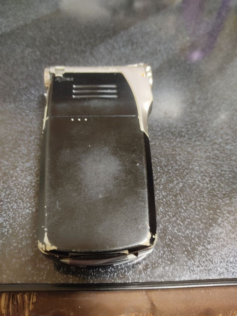 P900iv クラウドブラック(充電器、SH906itv付き)