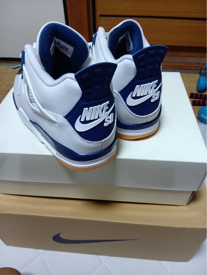 Air Jordan 4 ホワイト/ネイビー