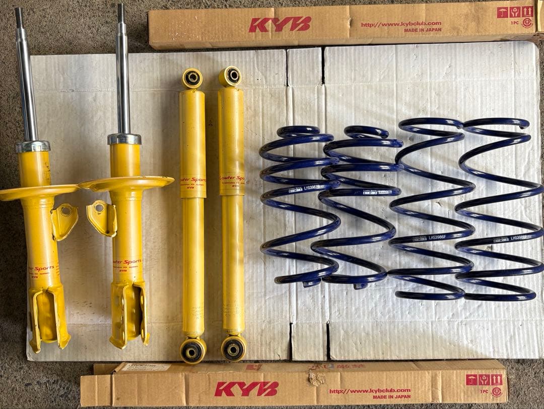 KYBローファースポーツキット(スプリング＆ショック) プロボックス/サクシード