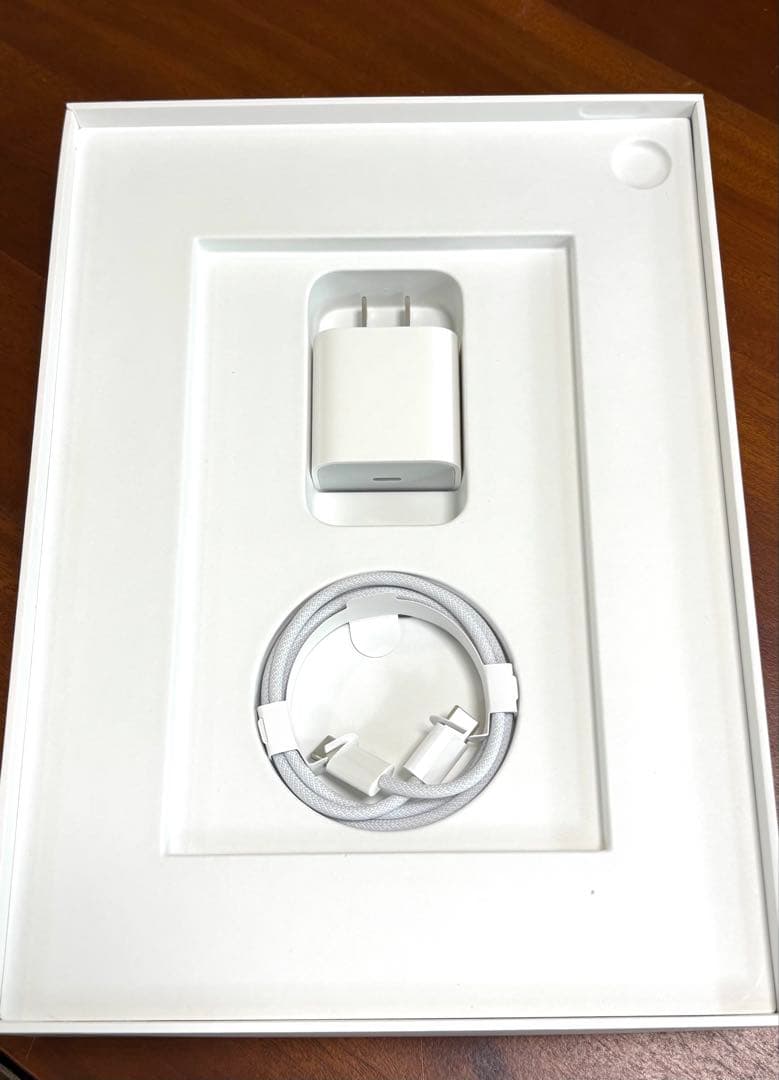 【きき】iPad 第10世代 Wi-Fi 64GB シルバー