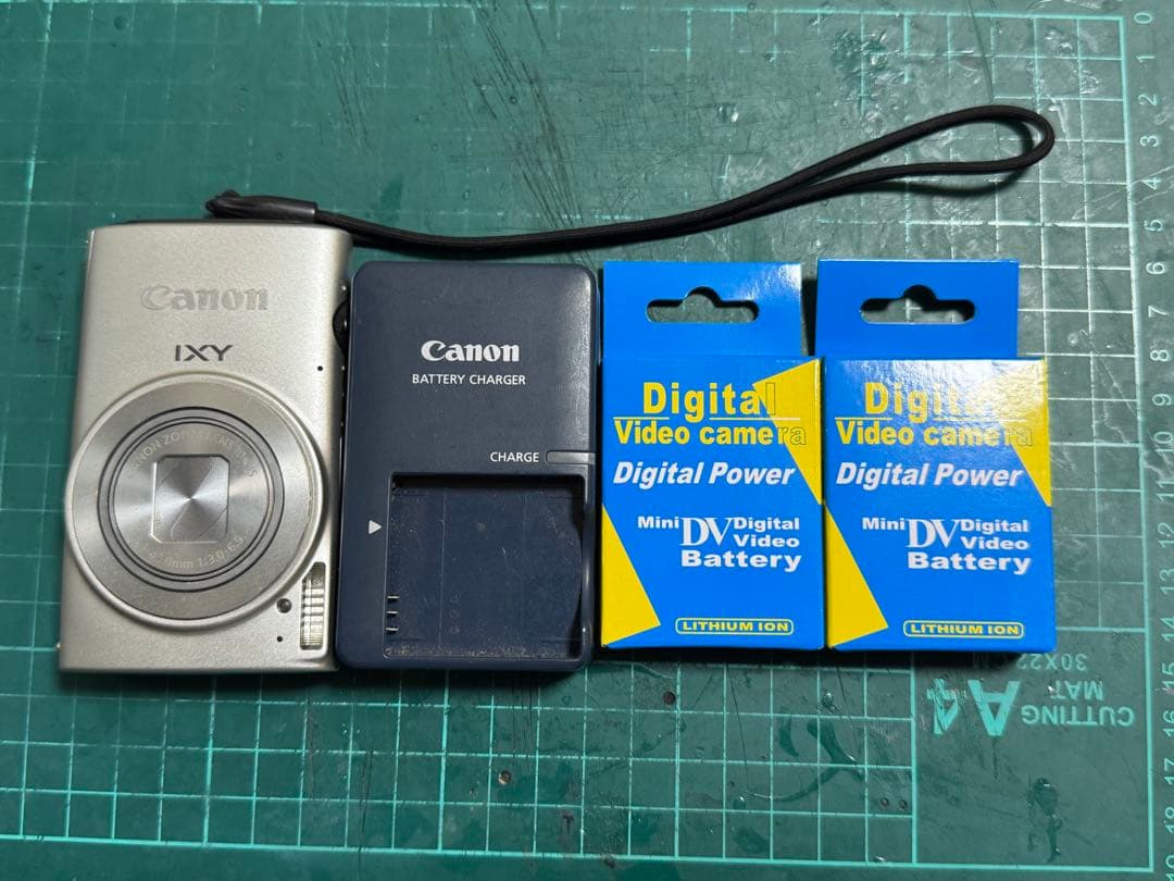 キャノン　Canon IXY 620F PC2013 美品　新品バッテリー２個