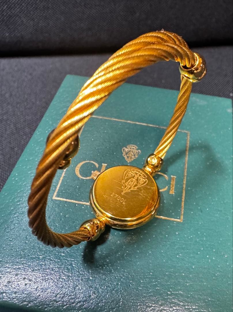 GUCCI グッチ　時計　バングル　ウォッチ