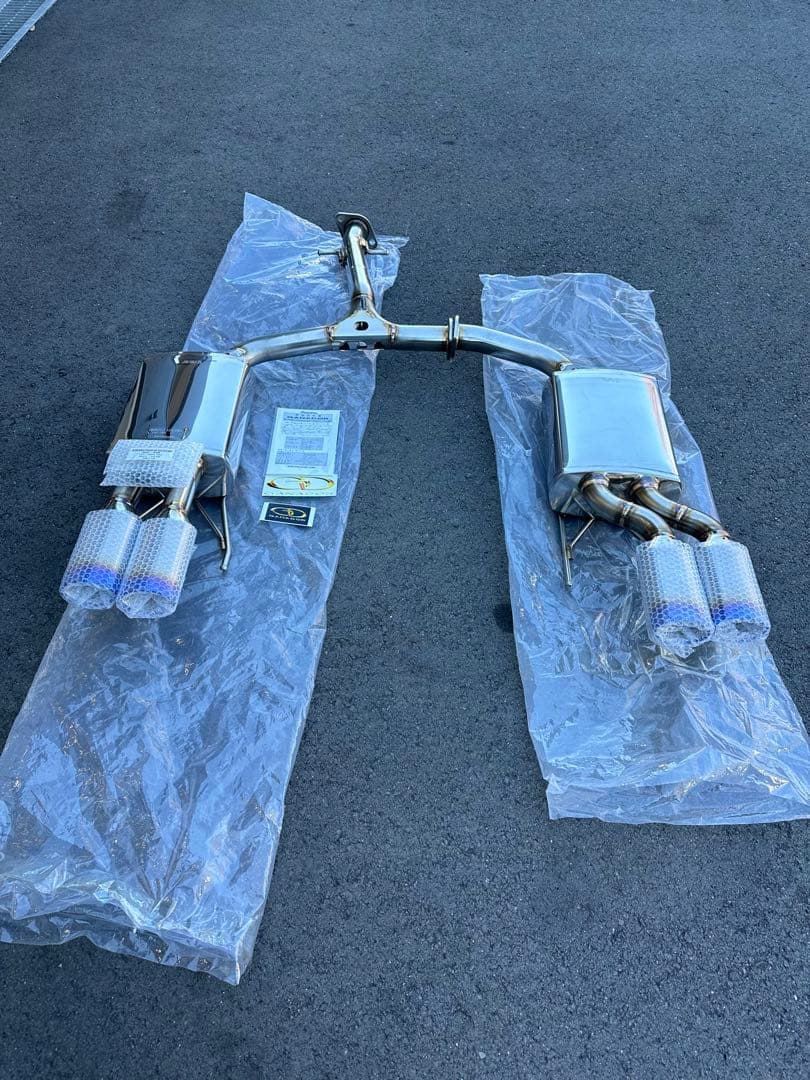 茶流彩彩　クラウンハイブリッド　マフラー