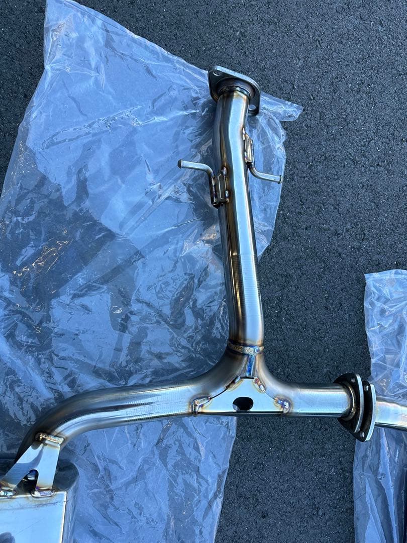 茶流彩彩　クラウンハイブリッド　マフラー