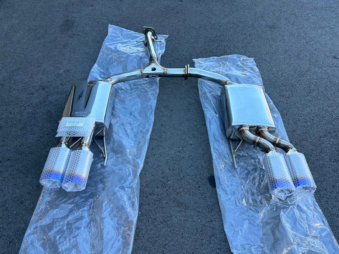 茶流彩彩　クラウンハイブリッド　マフラー