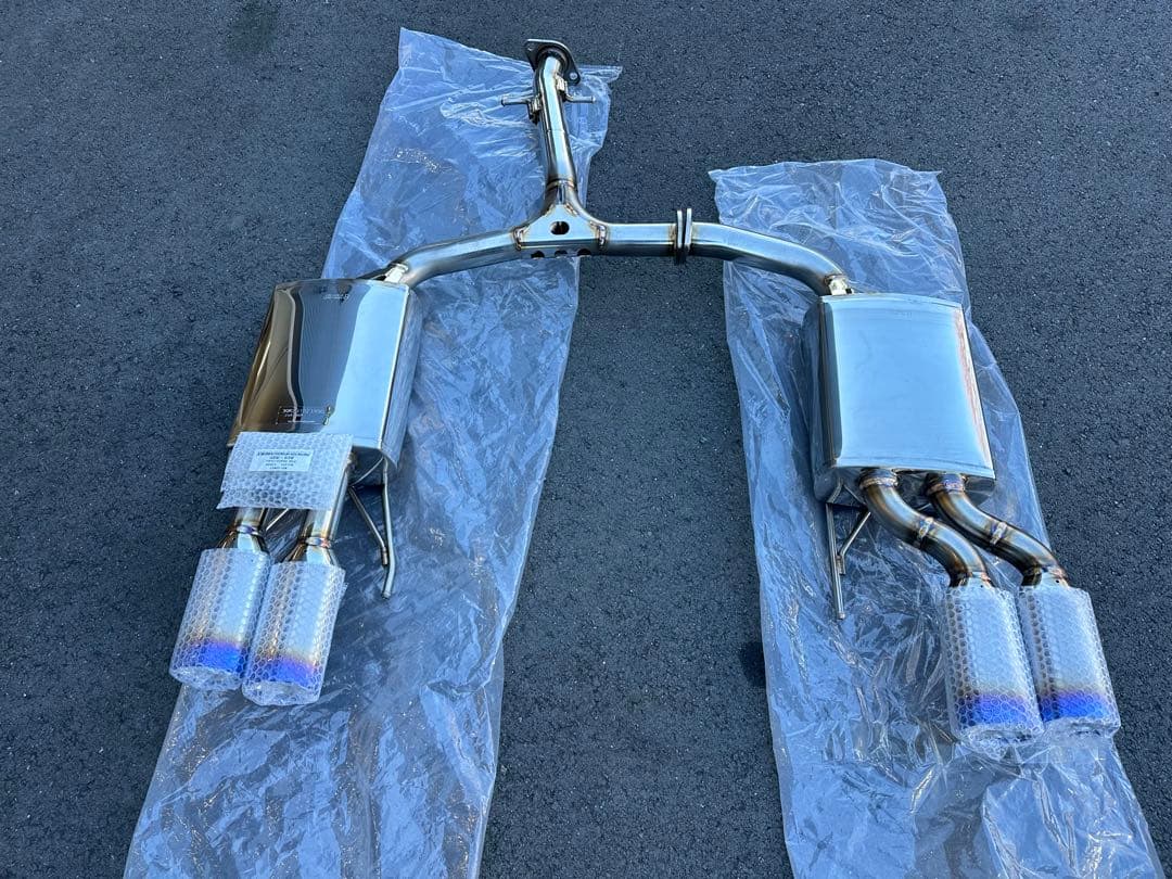 茶流彩彩　クラウンハイブリッド　マフラー