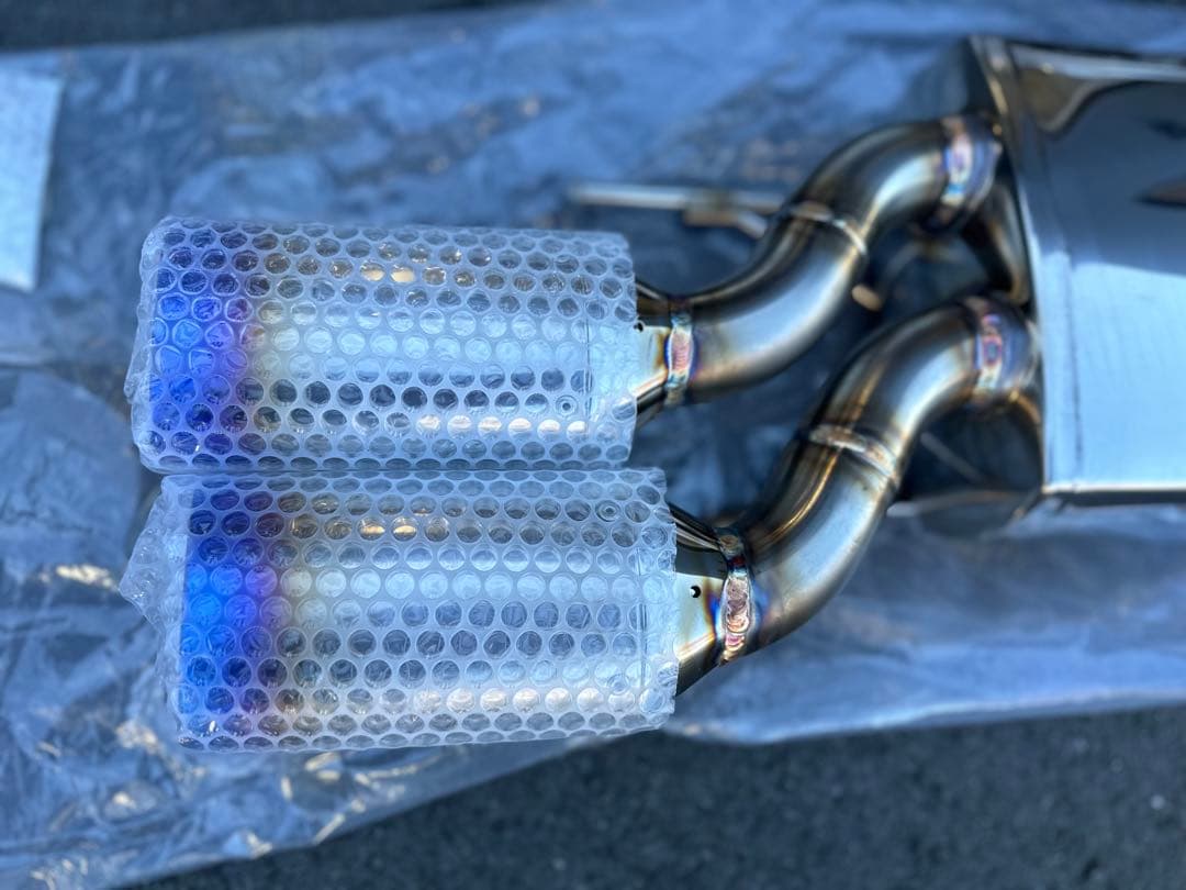 茶流彩彩　クラウンハイブリッド　マフラー