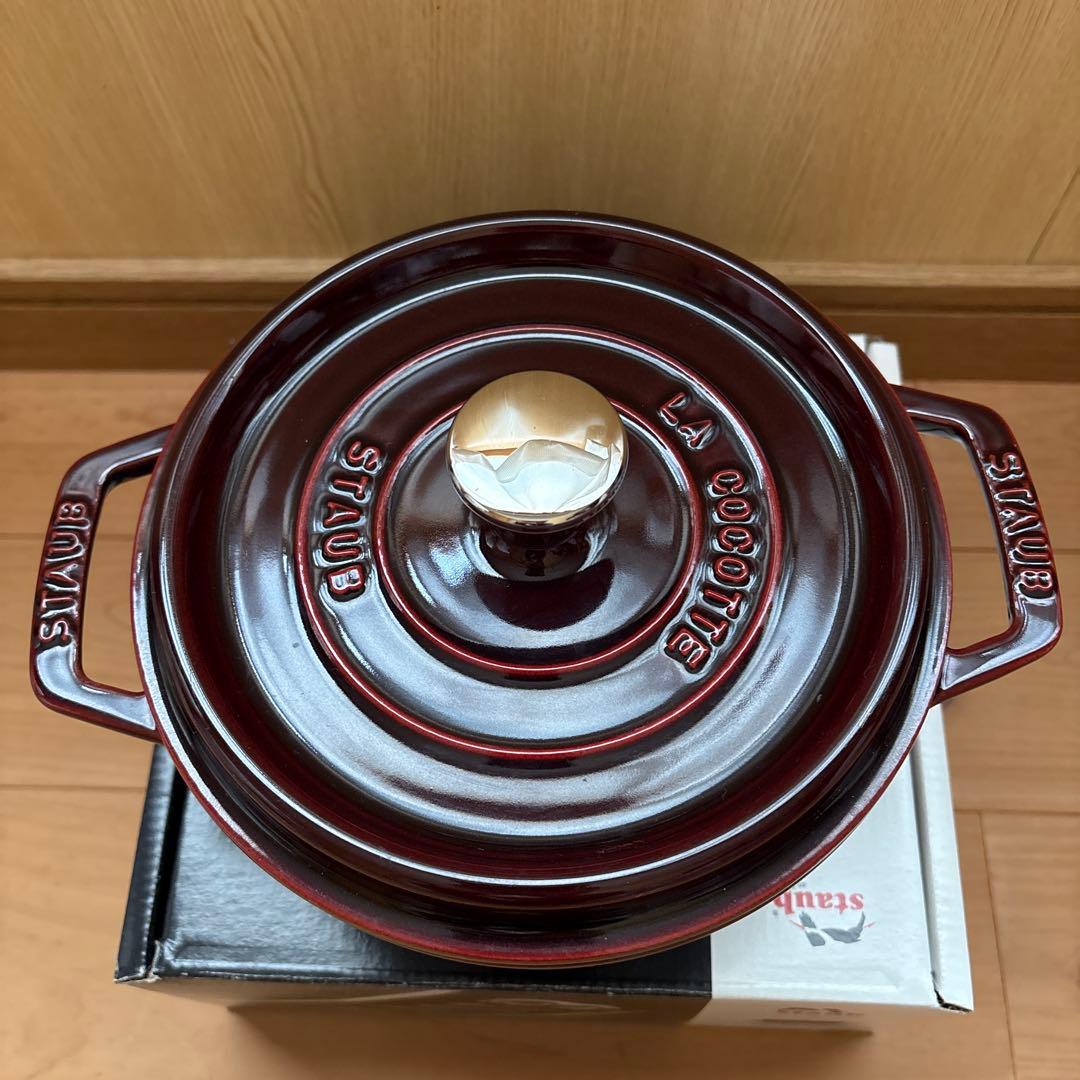 STAUB ピコ ココット ラウンド両手鍋 ダークレッド 約18cm