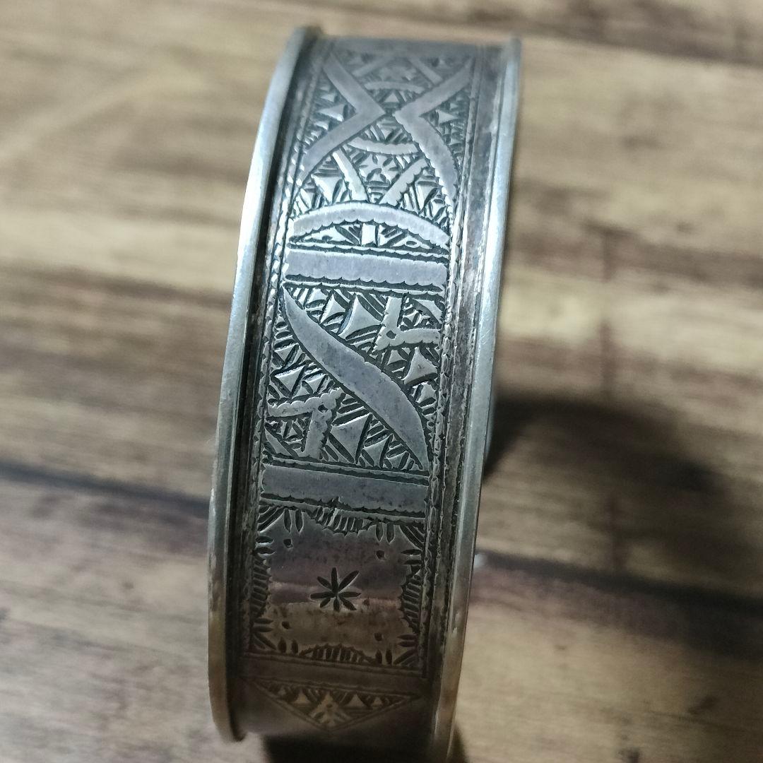 り*ん様 サハラ砂漠　トゥアレグ族　ハンドメイド　シルバーバングル