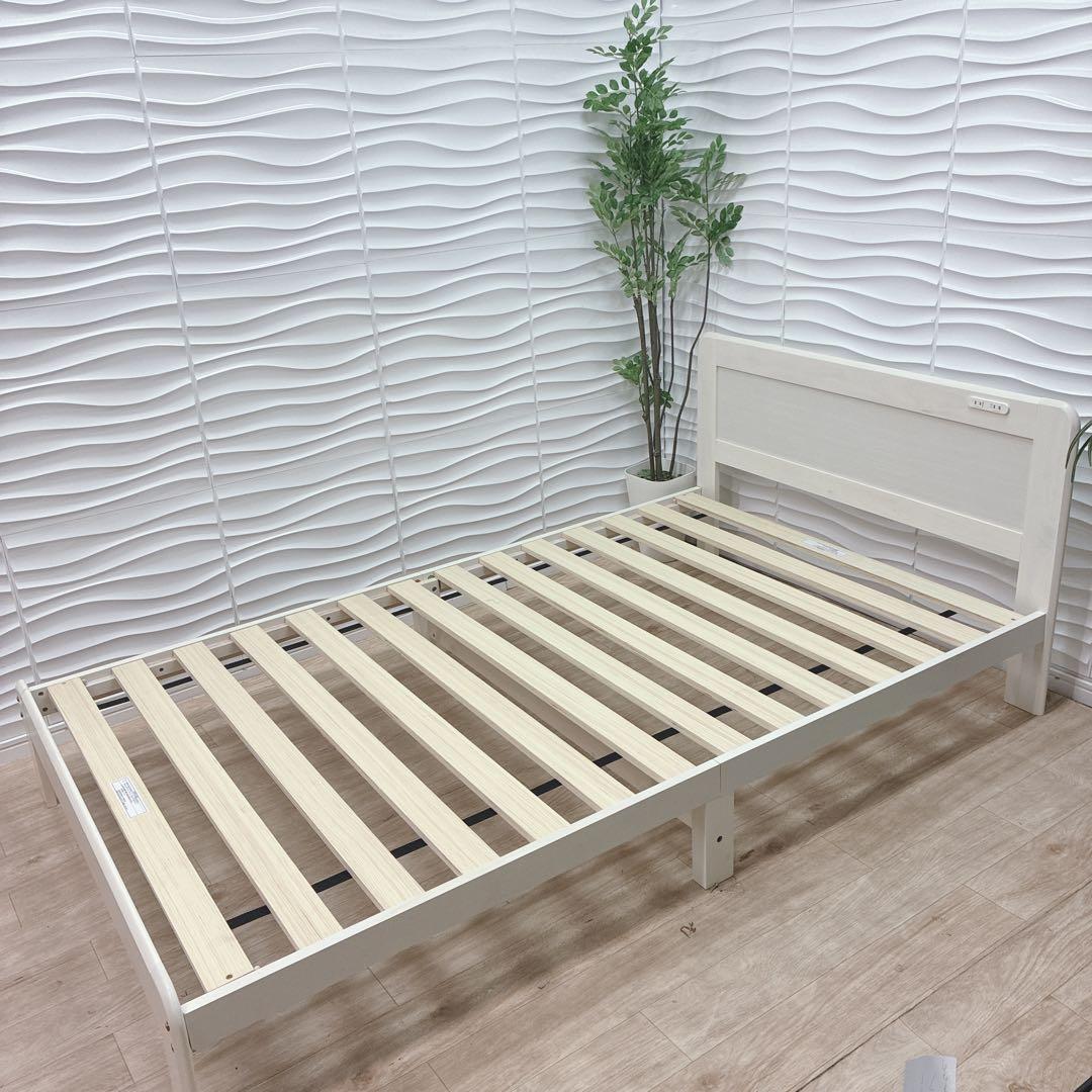 ◇大阪府 神戸市 配達料無料！◇ニトリ◇すのこベッド◇コンセント付き◇セミダブル