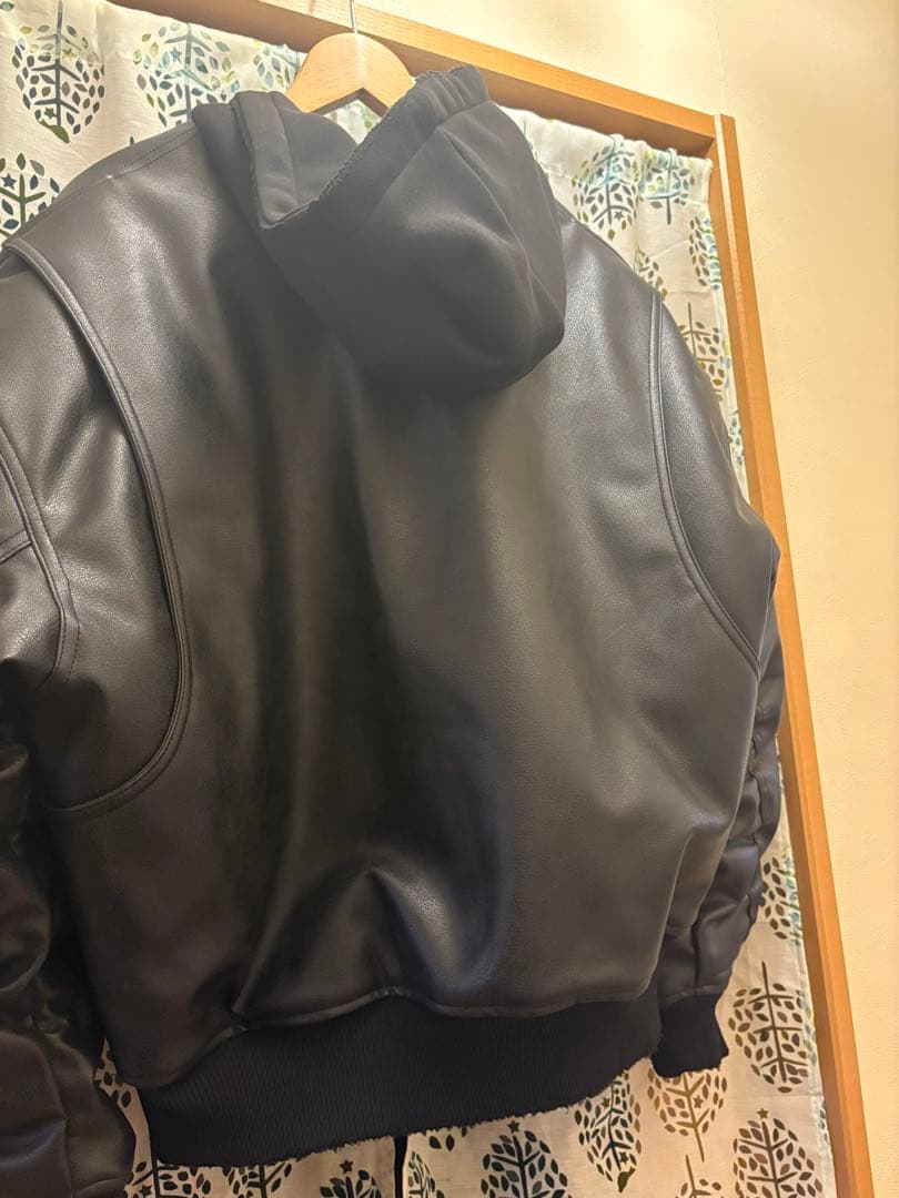 コントラストフード付きフェイクレザー ジャケット Mサイズ