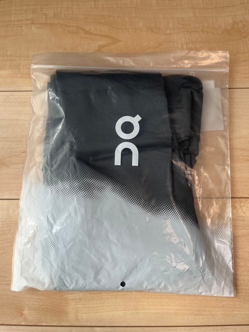 新品未開封On Performance Tights 7/8パフォーマンスタイツ