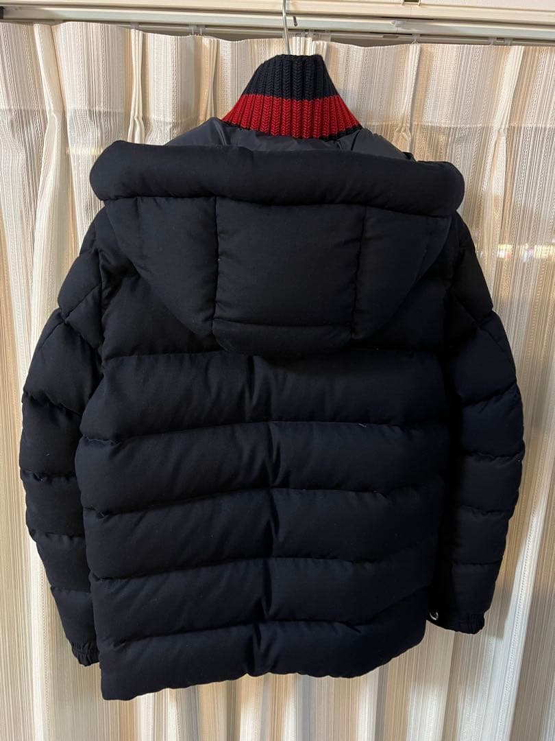 美品　MONCLER フード付きダウンジャケット ネイビー　サイズ2 L相当