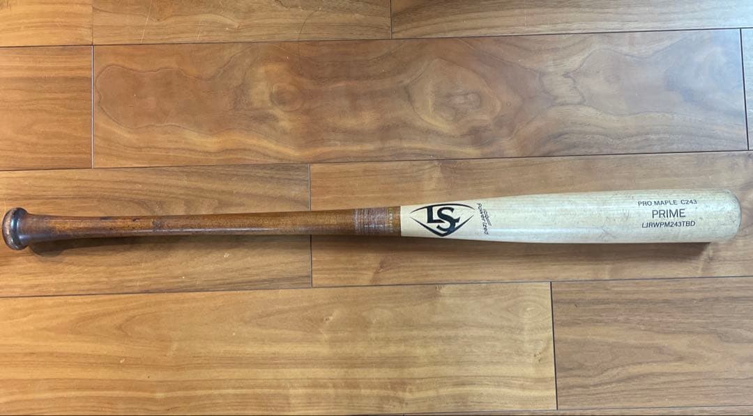 リンドスポーツバンブー製練習用バット&ルイスビルスラッガー木製バット