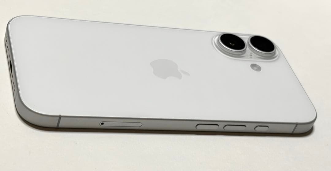 iPhone16 256GB 本体　美品　94% 傷無し　ケース付き