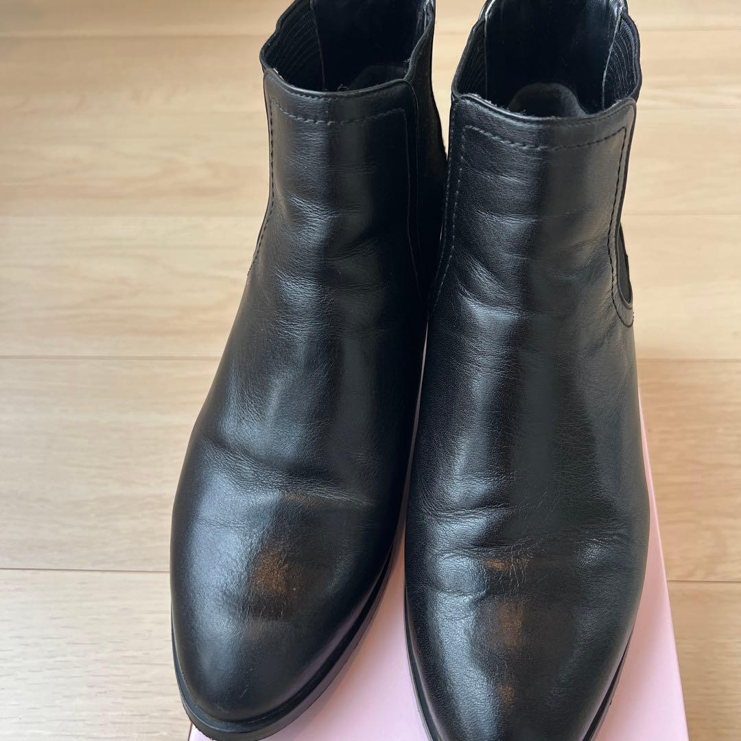 Diana 黒 レザーショートブーツ