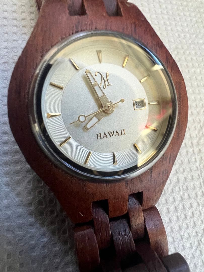 HAWAII ウッドアナログ腕時計 デイト付き