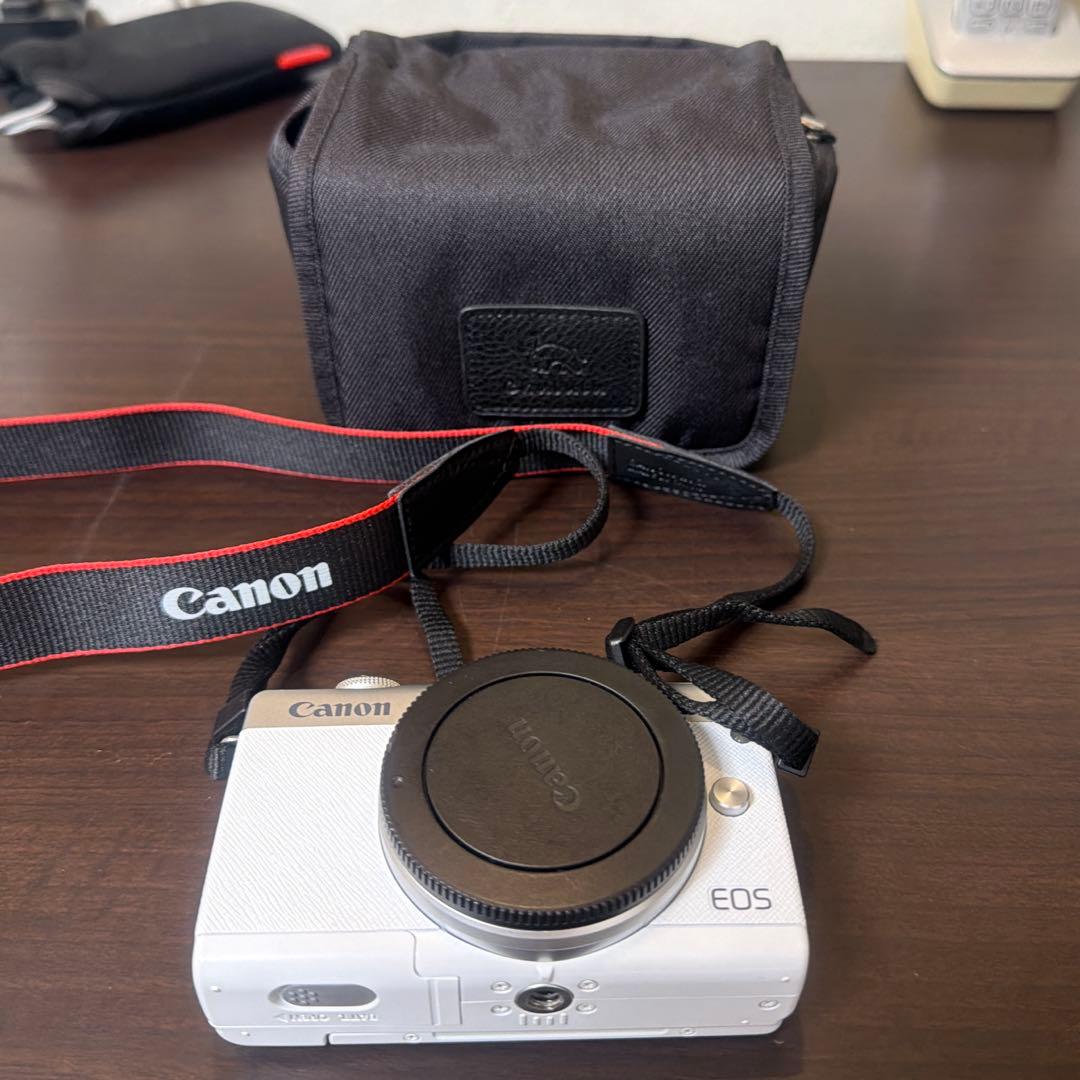 Canon EOS M200 ボディ WH ダブルレンズセット
