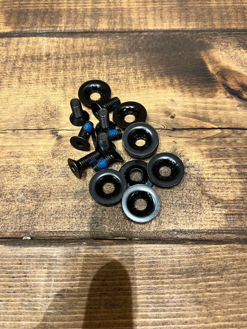 カラコラム karakoramクイバーコネクター ネジ新品