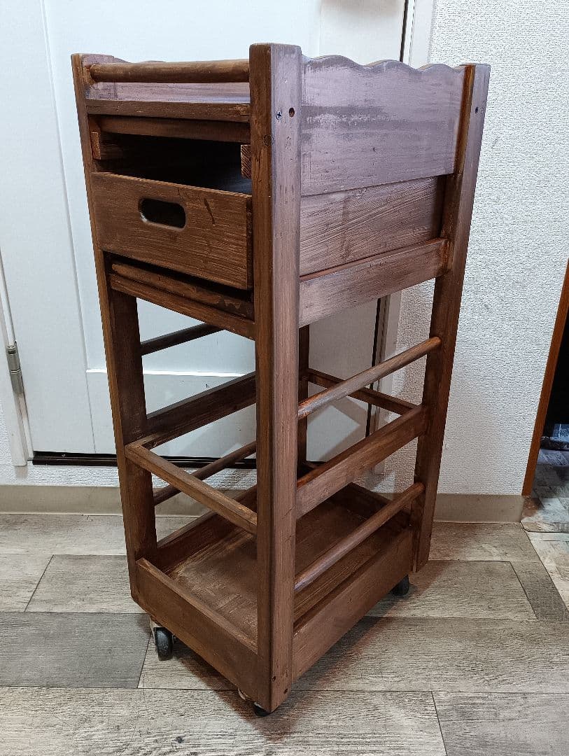 美容室　木製ワゴン