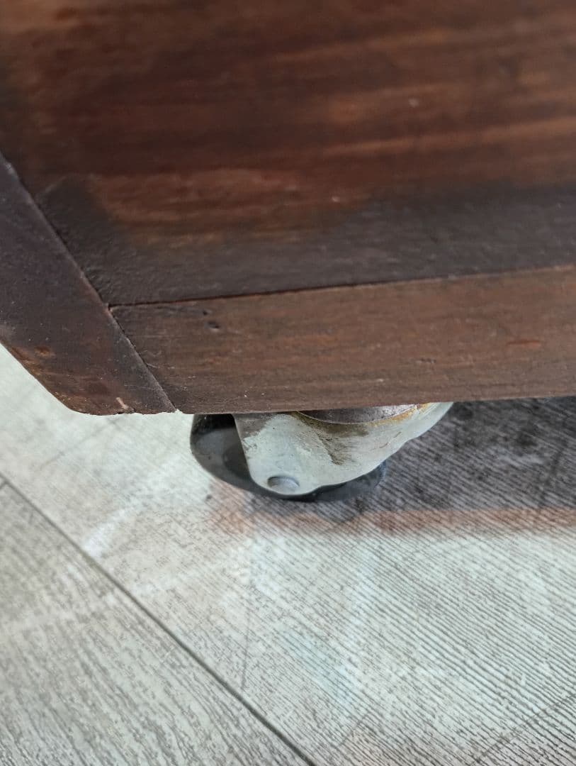 美容室　木製ワゴン