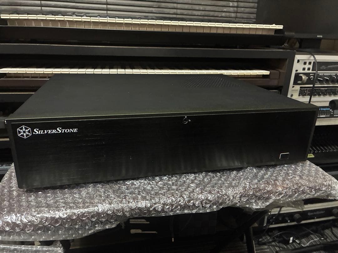 SilverStone Milo ML04 横型スリムケース（電源・DVD付き）